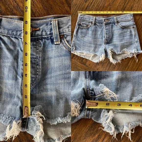 Vintage Y2K Levi’s 501 Button Fly Mid Rise Raw Hem Jean Shorts - Picture 9 of 10